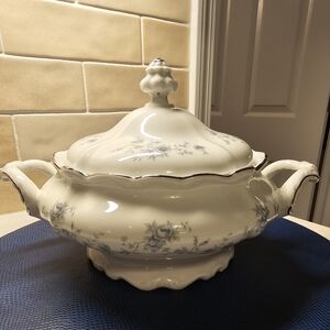 Johann Havaland Blue Garland covered vegetable dish 7 1/4 inches.